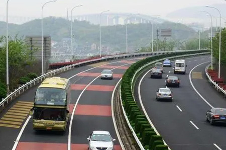 大理茶德高速s2013|广州绕城高速G1501|道路救援车多少钱 24小时轮胎维修
